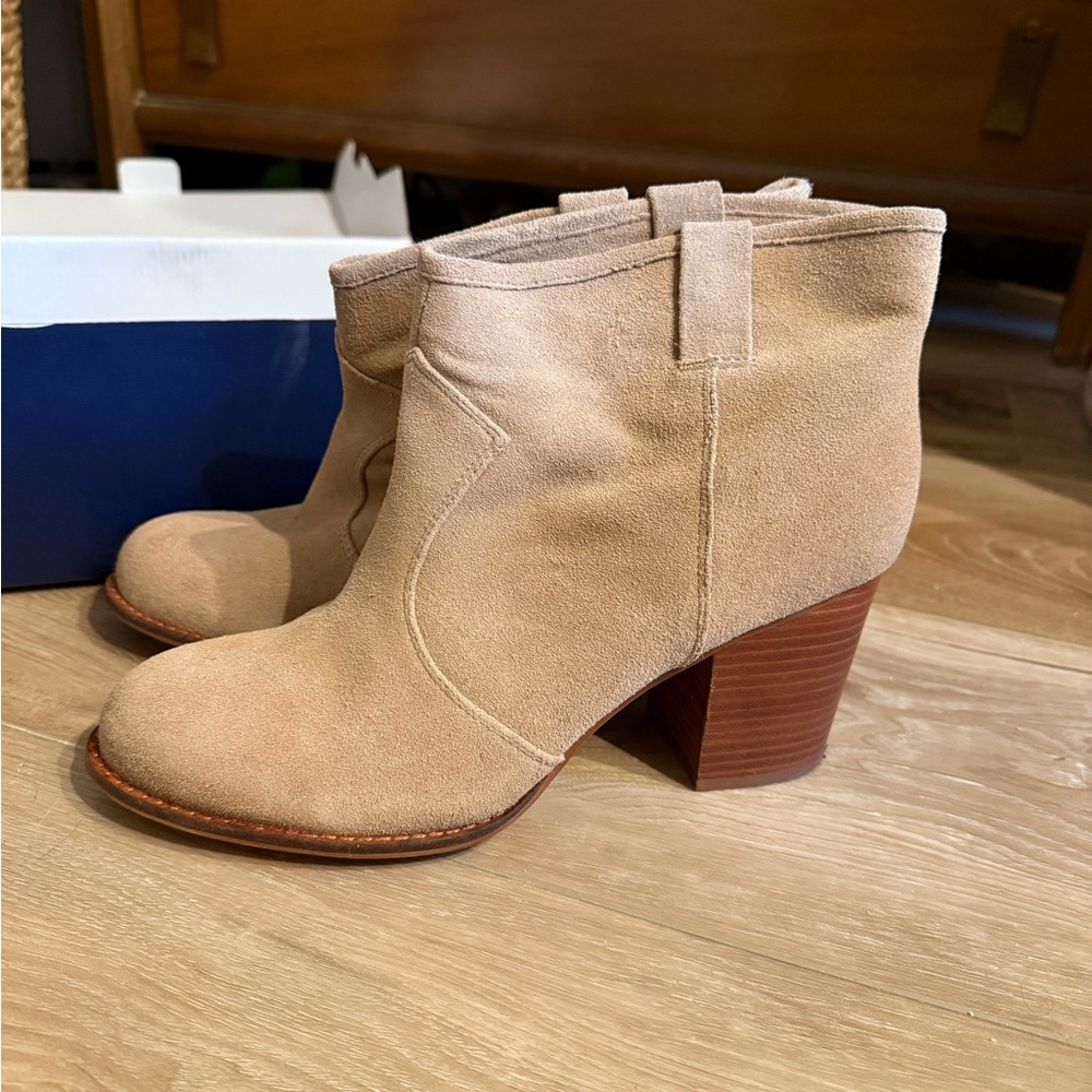 Splendid Lakota suede low boots in Nut